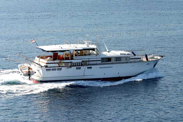 Yacht Charter Chris Craft 58 - Motor Yacht in Primosten / Marina Kremik - ... Yacht Charter Chris Craft 58 - Motor Yacht in Primosten / Marina Kremik - ...