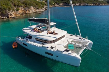 Lagoon 42 (4+2Cab) 