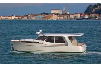 Greenline 33 