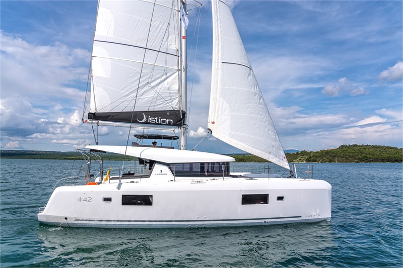 Lagoon 42