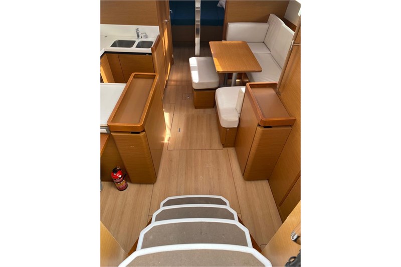 Sun Odyssey 440