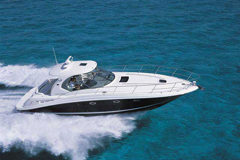 Unique Charter Motoryacht Sea Ray 455 Sundancer